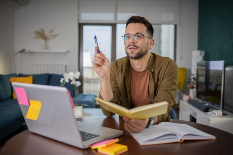 Quanto tempo por dia precisa estudar no EAD?